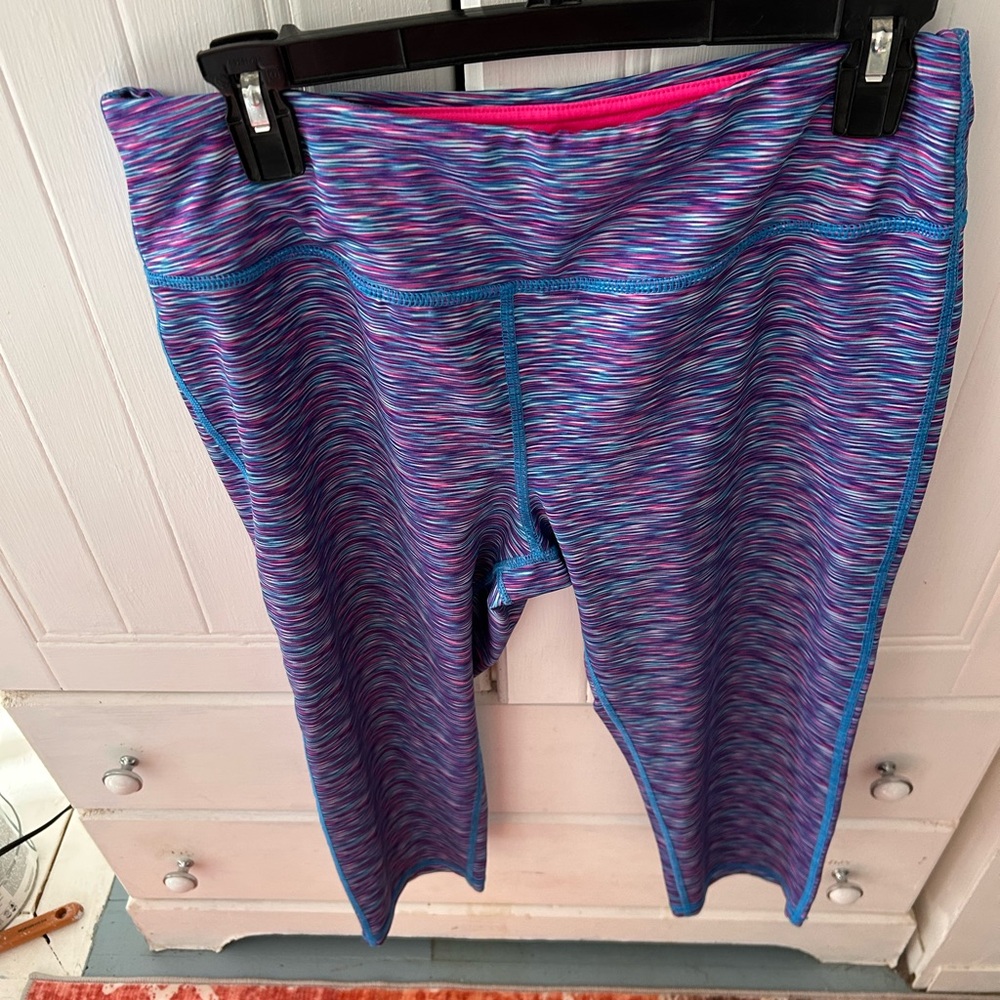 EUC PRO PLAYER Vibrant Multicolor Leggings Cropped/Ankle Fit w/ High Waist Band
